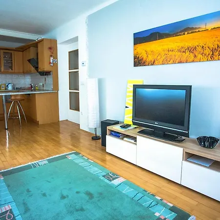 Apartamento Goldenfields Kranj