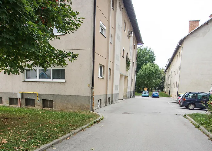 Goldenfields アパート