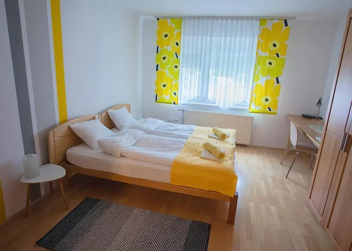 Goldenfields アパート クラーニ